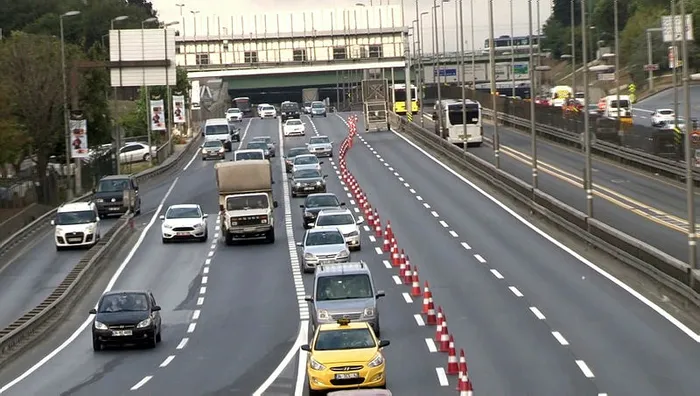 İstanbulluların çilesi başladı: Haliç Köprüsü’nde trafik kilit! Havadan böyle görüntülendi - 1