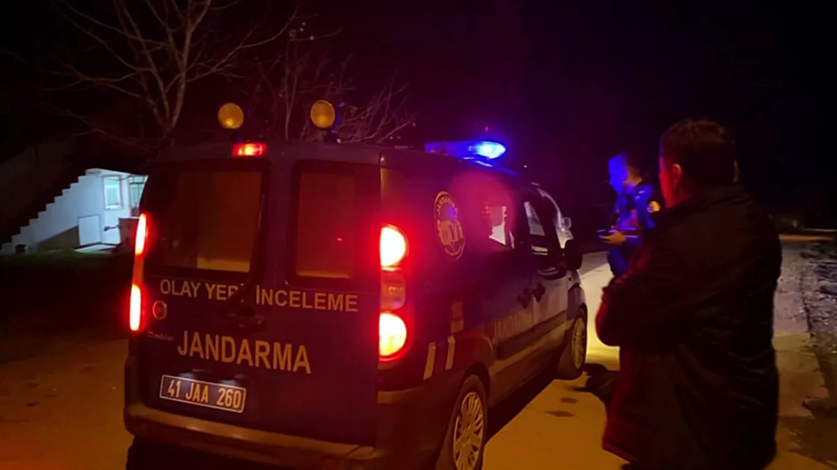 Kocaeli'de traktör devrildi: 1 ölü 1 yaralı