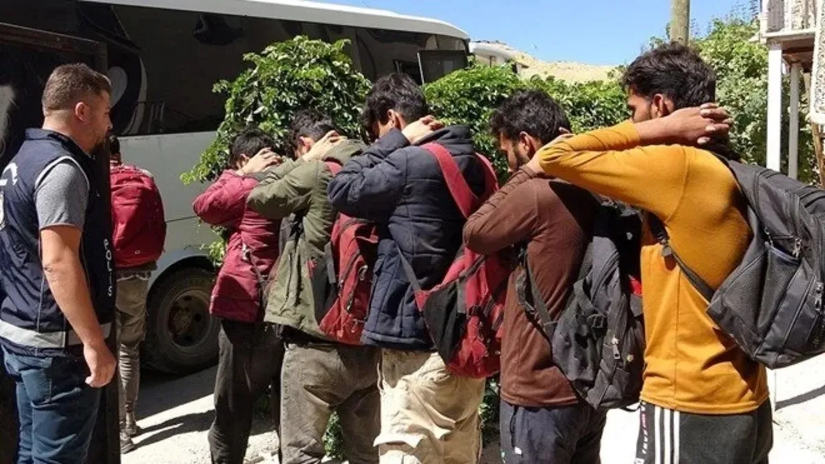 Hatay'da 14 düzensiz göçmen yakalandı
