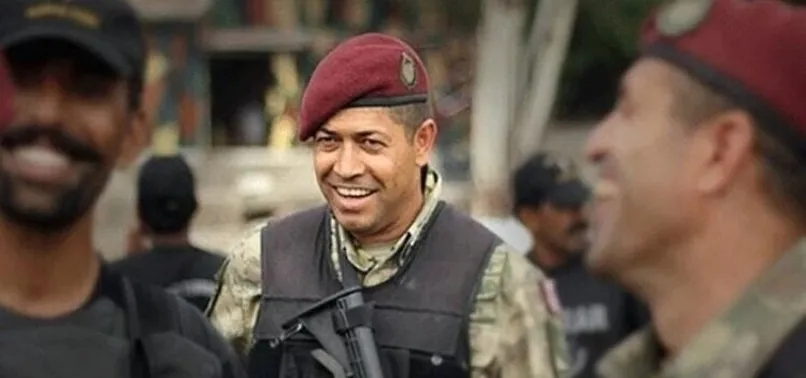 İyi ki doğdun 15 Temmuz kahramanı Ömer Halisdemir! Ben babamın en hüzünlü yanıyım ben babamın aslan kahramanıyım!