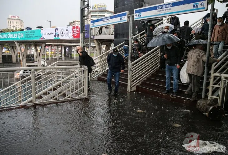 Meteoroloji’den sarı kodlu uyarı! İstanbul sağanak yağmura teslim oldu