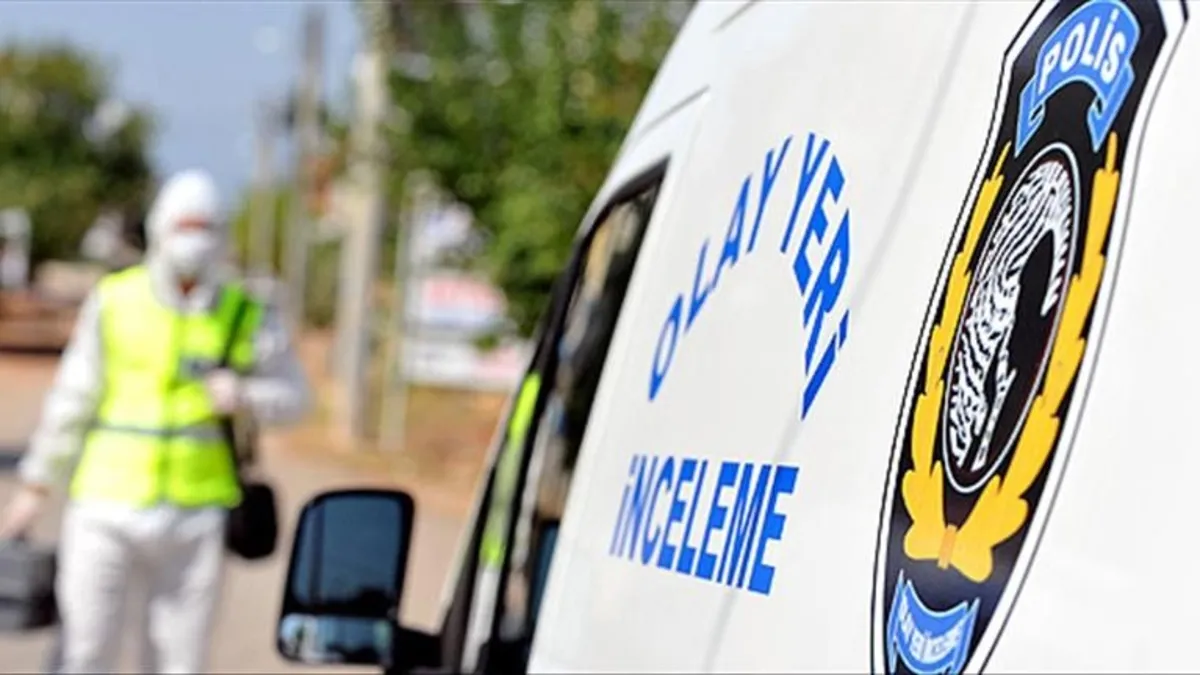 Balıkesir'de motosiklet yayaya çarptı: 1'i ağır 2 kişi yaralandı