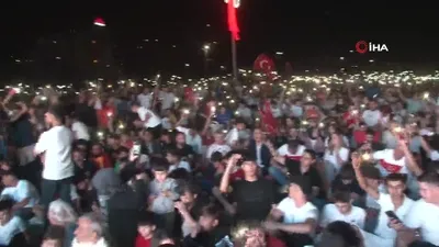 Milli maç heyecanı meydanlarda!