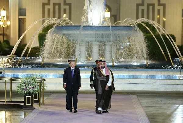 abd-medyasindan-dikkat-ceken-erdogan-ve-prens-bin-selman-yazisi-yeni-bir-dunya-kuruluyor-1690955448988.jpeg ABD medyasından dikkat çeken Erdoğan ve Prens bin Selman yazısı: Yeni bir dünya kuruluyor - 2