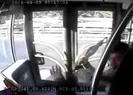 Metrobüs şoförüne saldırı anı