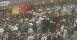 ’Değişimciler’ ve ’Kemalciler’ birbirine girdi