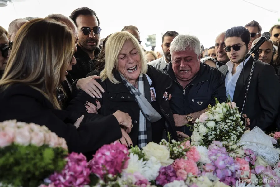 Faciada hayatını kaybeden Mina Başaran ve arkadaşları son yolculuklarına uğurlandı 4