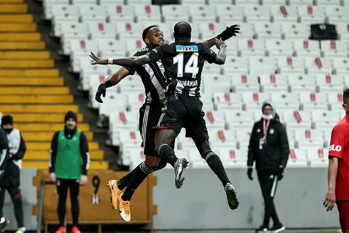 Beşiktaş'ta Vincent Aboubakar, Larin’i geçti - 2