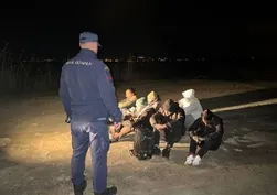 İzmir'de 30 düzensiz göçmen yakalandı