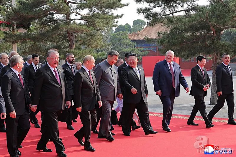 Mikrofonun yakaladığı sır: Putin ve Şi'nin sohbeti gündem oldu 2