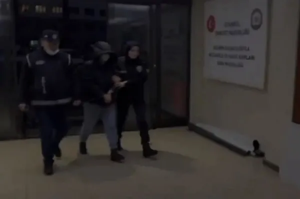 interpolun-kirmizi-bultenle-aradigi-10-kisi-istanbulda-yakalandi-1704953532072.jpeg Interpol'ün kırmızı bültenle aradığı 10 kişi İstanbul'da yakalandı! - 4