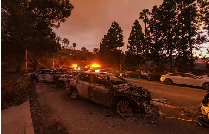 los-angelesta-yangin-7-gununde-olu-sayisi-16ya-yukseldi-fbi-halktan-yardim-istedi-1736662360023.jpg Foto: AFP