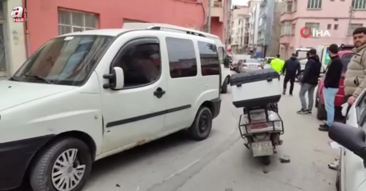 Otomobil ile motosiklet çarpıştı