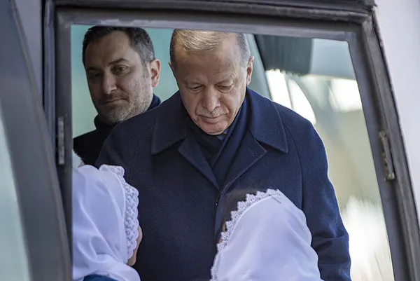 Başkan Recep Tayyip Erdoğan: Bu kutlu davasının birilerince pazarlık masalarında meze yapılmasına gönlümüz razı gelmez