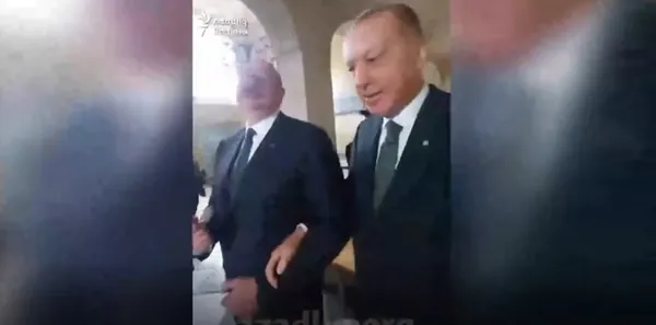 Başkan Erdoğan’a soru soran kişi Sorosçu çıktı: O hep gazetecileri satın alır zaten