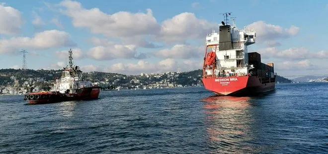 İstanbul Boğazı’nda hareketli anlar! Çarpışan iki gemide hasar oluştu