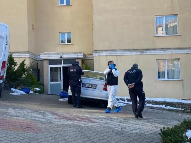 İstanbul'da cani koca boşanma aşamasında olduğu eşinin kafasına dambıl ile vurarak öldürdü - 5