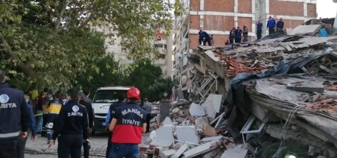 İzmir’deki depremde yıkılan binadan biri bebek 7 kişi kurtarıldı