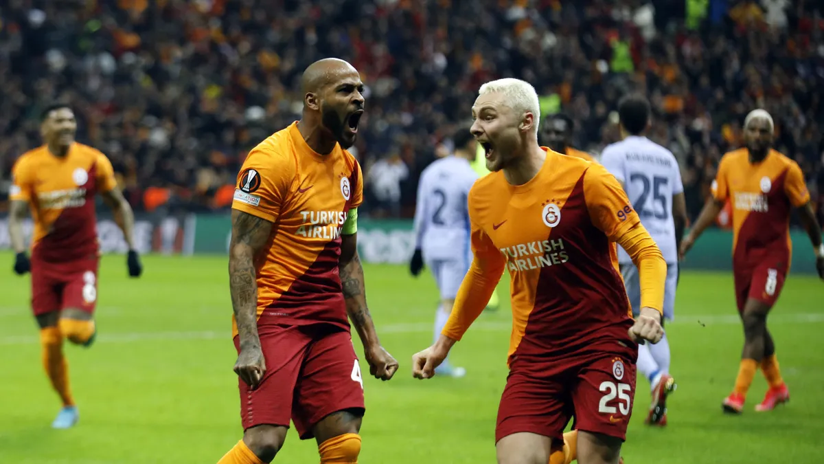 Galatasaray'ın eski yıldızı Fenerbahçe yolunda! Mourinho istedi yönetim harekete geçti