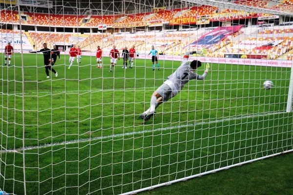 Yeni Malatyaspor 2-2 Gaziantep FK (MAÇ SONUCU ÖZET) | Süper Lig 31. hafta karşılaşması - 1