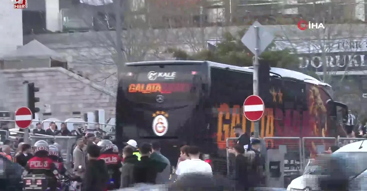 Galatasaray Tüpraş Stadyumu'na ulaştı