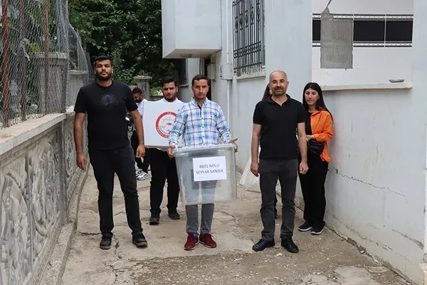 1685259469704.jpeg Hasta ve engelli vatandaşlar oyunu kullandı! Sandığa gidemeyenlere “seyyar sandık” - 2