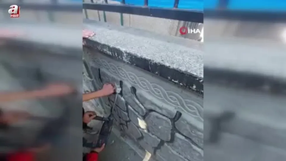 Oyun oynarken parmağını duvara sıkıştırdı