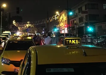 İstanbul'da taksilerin rengi değişiyor