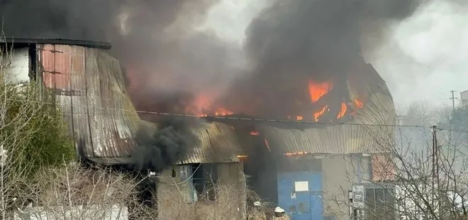 Beykoz’da fabrika alev alev yandı! İtfaiyenin yoğun çalışması sonucu kontrol altına alındı