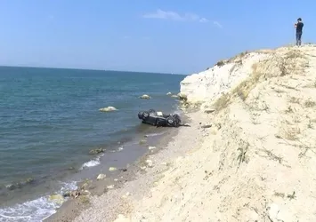 Haciz gelen otomobilini uçurumdan attı