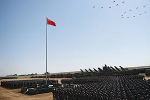 Çinden gövde gösterisi