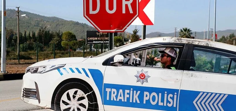 Muğla'da maket polis aracının tepe lambasını çalan iki kişi gözaltına alındı