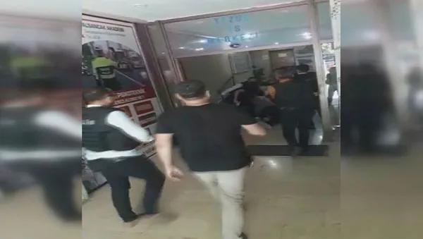 Son dakika: İzmir'de HDP binasına girerek 1 kişiyi öldüren Onur Gencer tutuklandı - 4