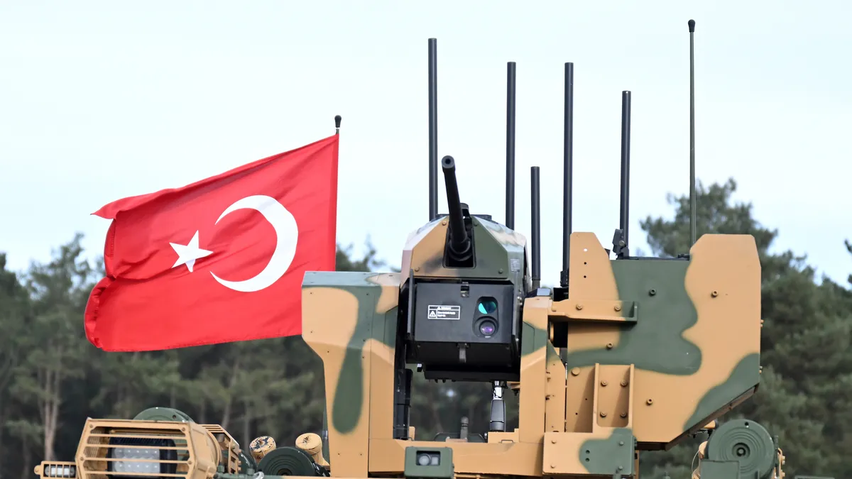 TSK'dan Almanya'da gövde gösterisi: NATO tatbikatına Türk silahları damga vurdu