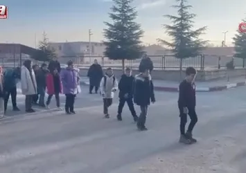 Niğde'de öğrencilere 'şekerli' karşılama