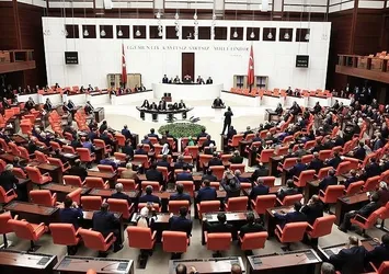 Seçilme yaşı 18'e düşüyor
