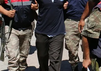Teröristlerle halay çeken 8 kişi gözaltına alındı