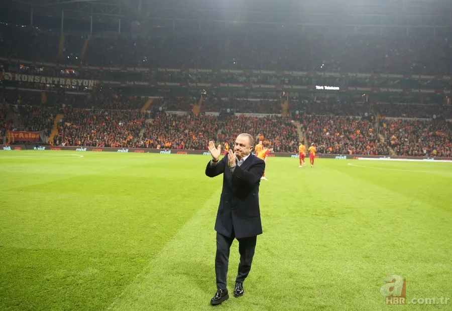 Galatasaray taraftarlarından anlamlı pankartlar 8