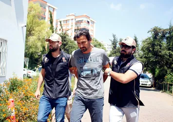 Halka ölüm yağdıran o darbeci kıskıvrak
