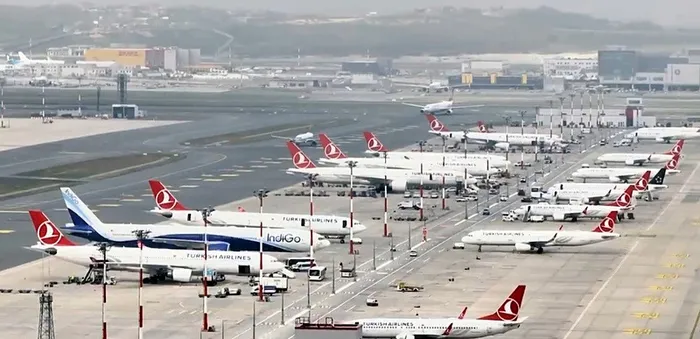 İstanbul havalimanlarında yolcu yoğunluğu! Rakam 30 milyona yaklaştı