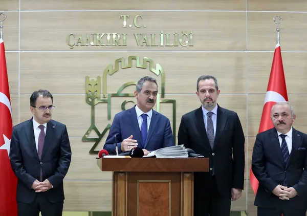 Milli Eğitim Bakanı Mahmut Özer: Öğrencilerimiz sınava ilk defa maskesiz girecek - 1