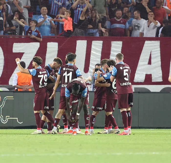 trabzonspor-avrupa-liginde-bir-ust-tura-yukseldi-1722541132473.jpg Trabzonspor Avrupa Ligi'nde bir üst tura yükseldi! - 4