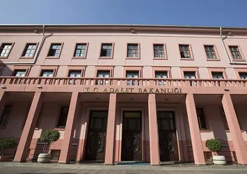109 FETÖ'cü Türkiye'ye teslim edildi