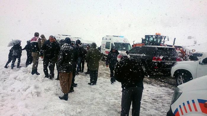Muş'ta yolcu otobüsü devrildi: 6 ölü, 29 yaralı - 2