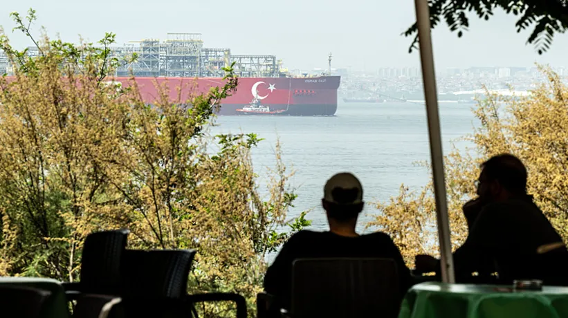 İstanbul’da tarihi gün! Osman Gazi Gemisi’nin geçişini böyle izlediler