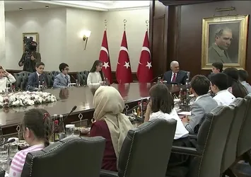 Başbakan Yıldırım, Çankaya Köşkü'nde çocukları kabul etti