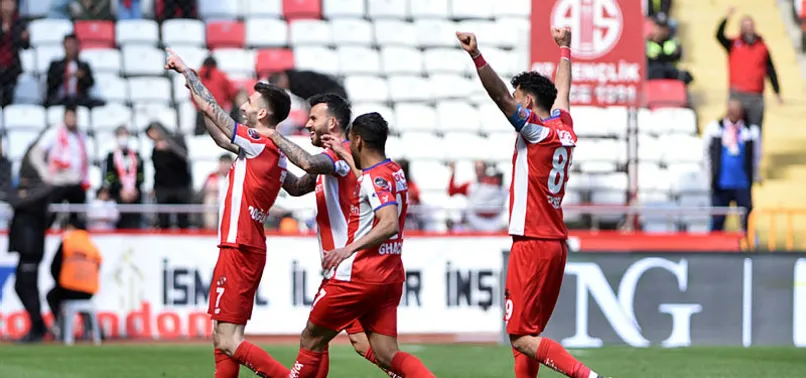 Antalyaspor evinde Giresunspor'u 4-1 yendi | MAÇ SONUCU