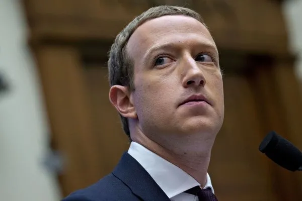 Milyon dolarlık arazisini büyüten Zuckerberg protesto ediliyor!