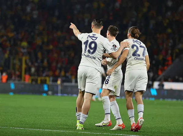 goztepe-1-fenerbahce-1-mac-sonucu-fenerbahce-izmirde-yara-aldi-1638212500074.jpg Göztepe: 1 - Fenerbahçe: 1 MAÇ SONUCU | Fenerbahçe İzmir'de yara aldı - 3