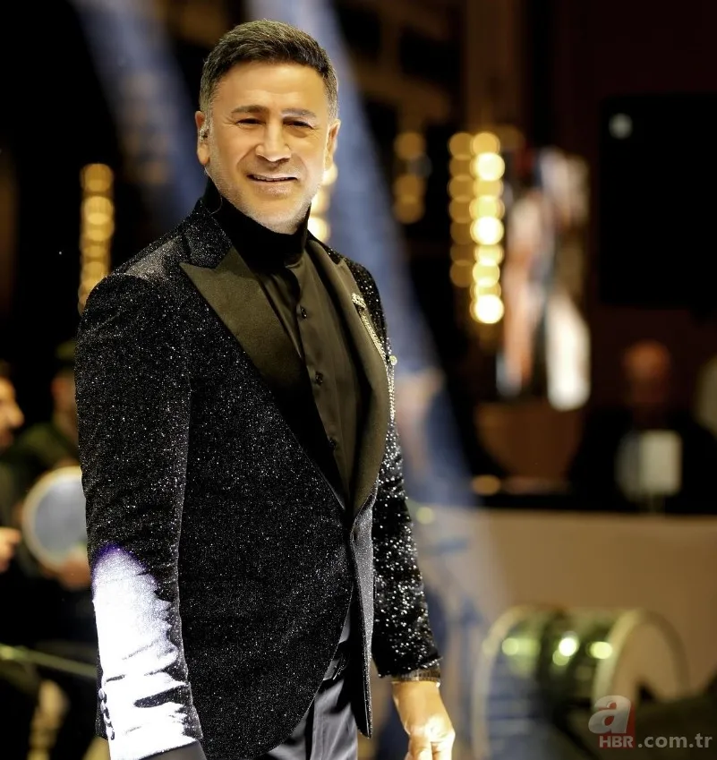 Şarkıcı İzzet Yıldızhan sahnede yandı! Şarkıyı bitirmeden... 3